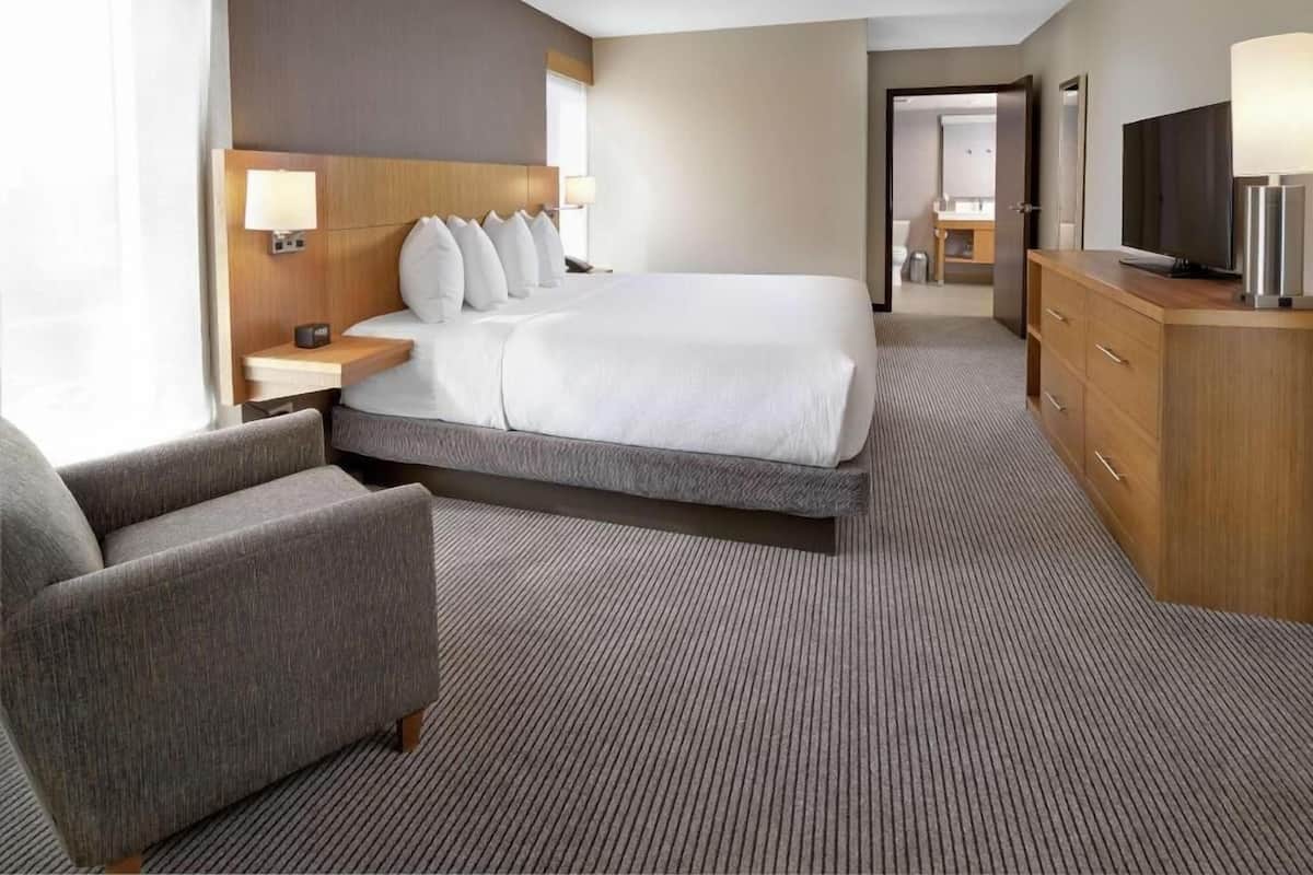 Premium bedding, pillowtop beds, in-room safe, desk