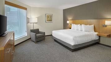 套房, 1 间卧室, 厨房 | 高档床上用品、加厚床垫、客房内保险箱、办公桌