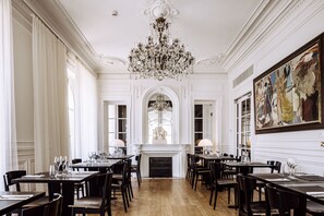 Lunch, dinner served; French cuisine, garden views