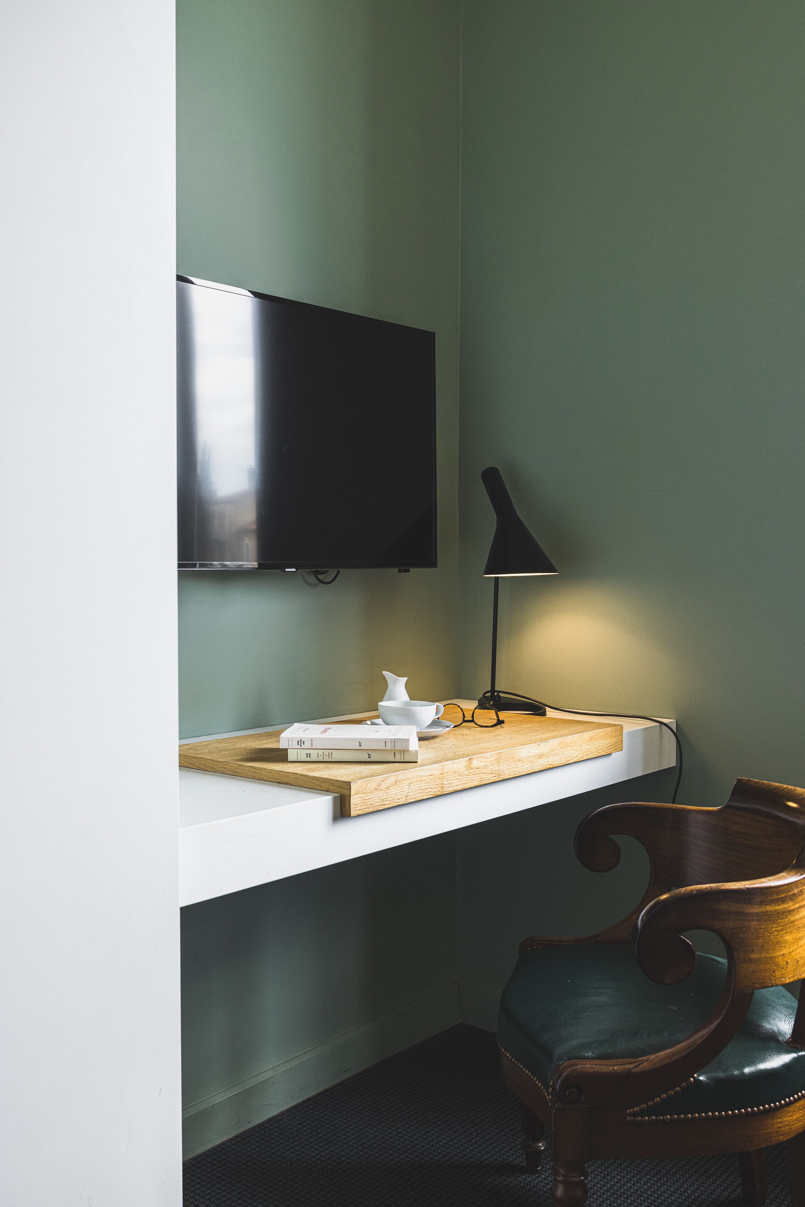 standard double room | premium bedding, pillow-top beds, desk, laptop workspace