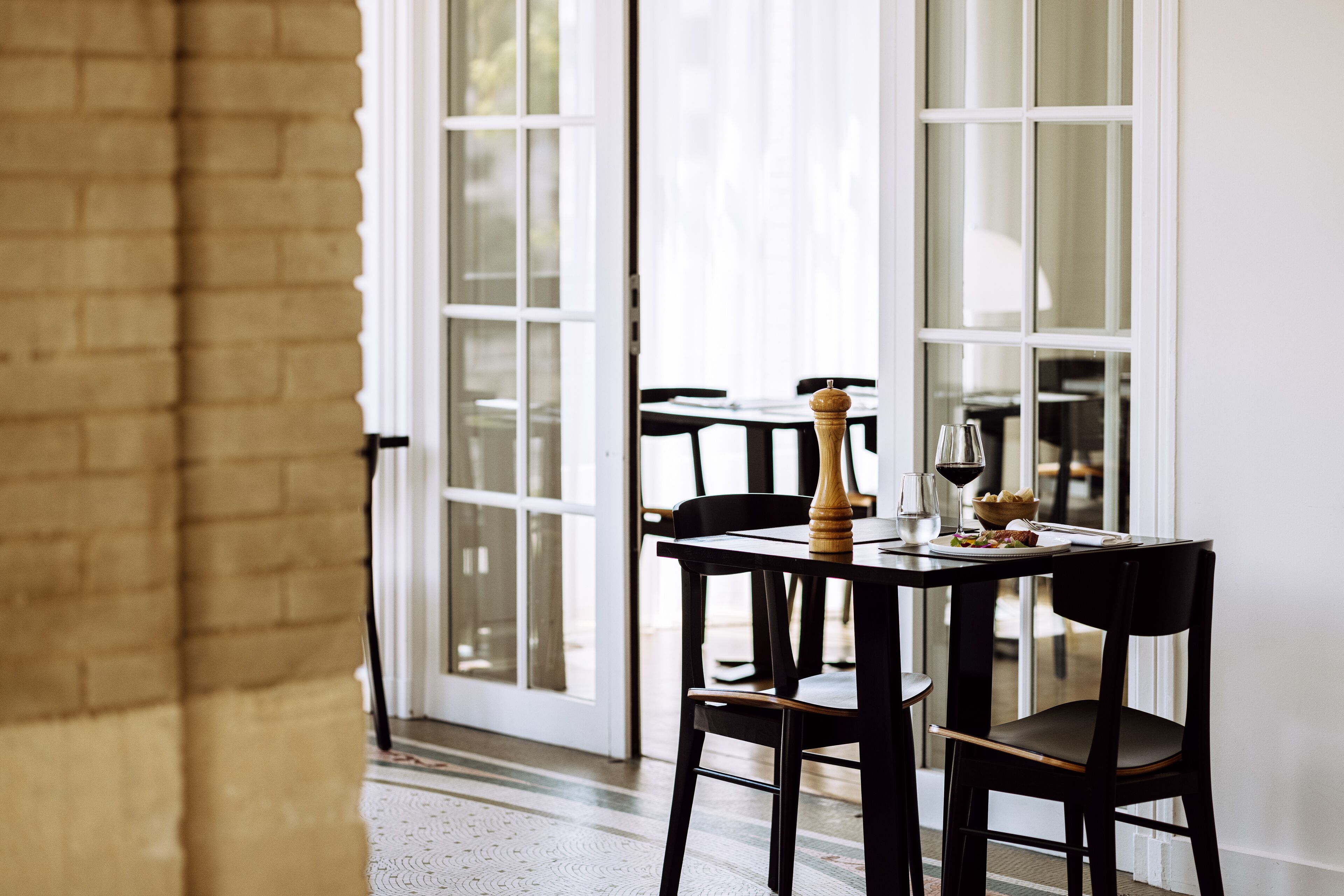 lunch, dinner served; french cuisine, garden views