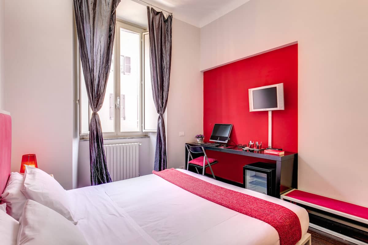 Minibar, in-room safe, desk, free cots/infant beds