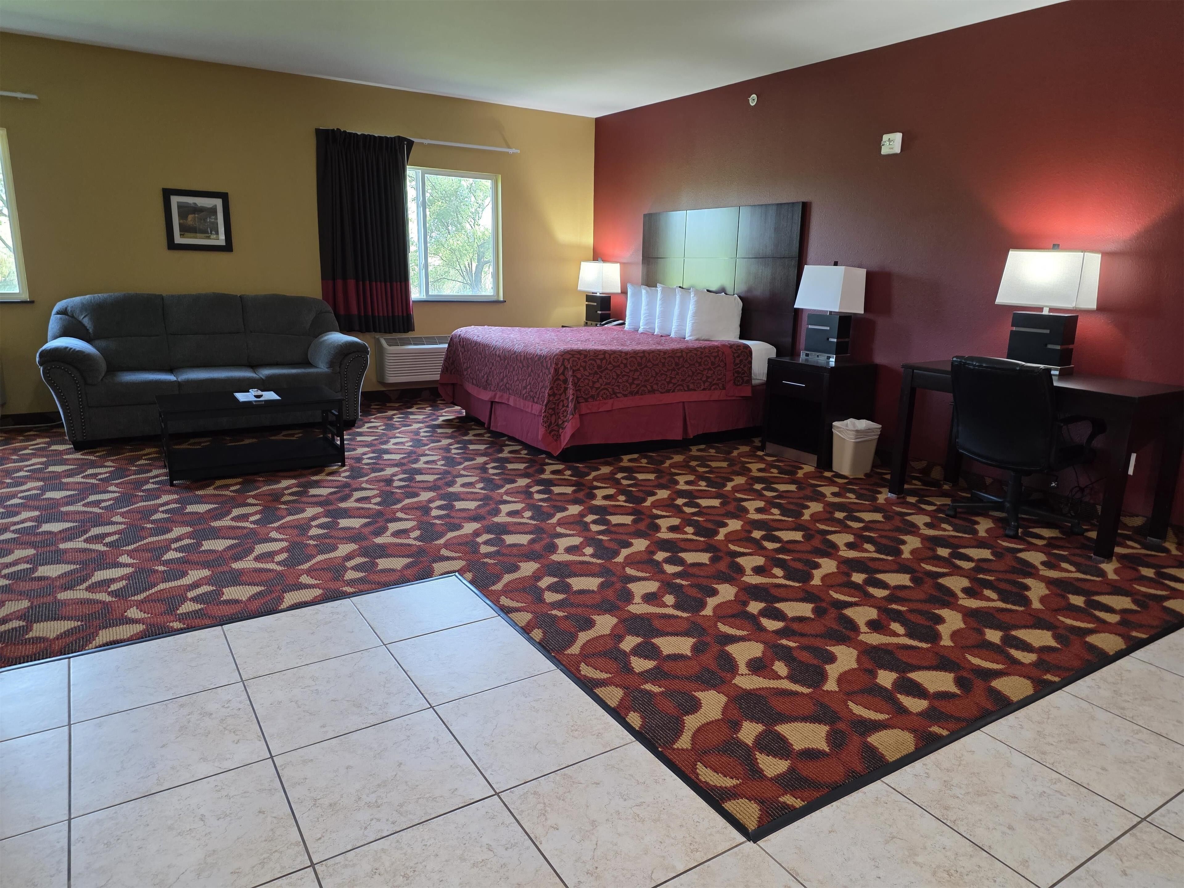 Standard Room, 1 King Bed, Non Smoking, Kitchen (Larger Room) | Desk, iron/ironing board, free WiFi, bed sheets