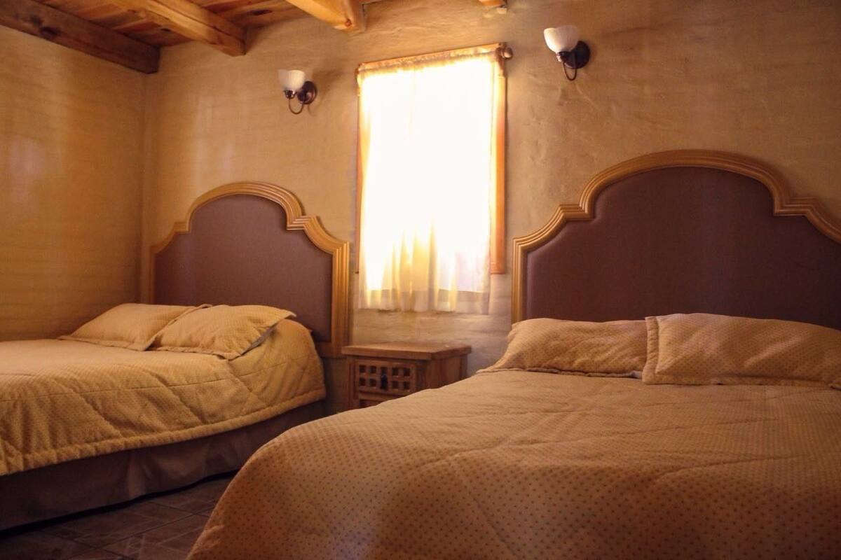 4 bedrooms, Egyptian cotton sheets, down comforters