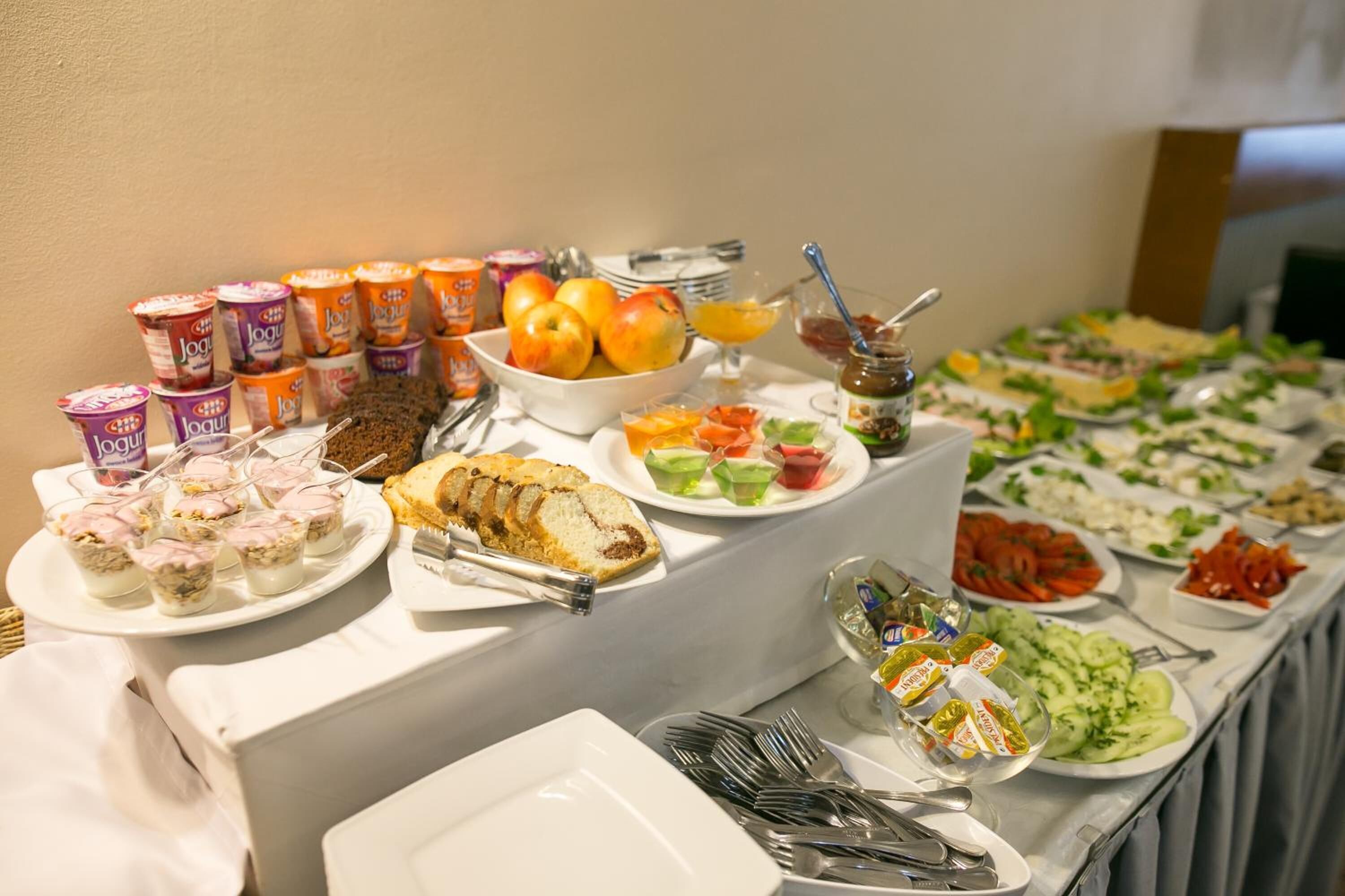 breakfast, lunch, dinner served; polish cuisine