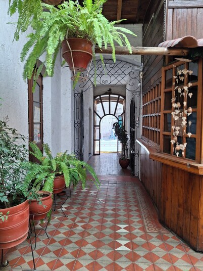 Hostal Lluvia de Oro