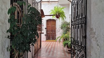 Entrada de la propiedad