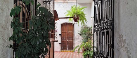 EntrĂ©e de lâhĂ©bergement