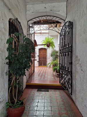 Entrada de la propiedad