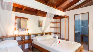 Double Room, Garden View | Down duvets, in-room safe, desk, free WiFi