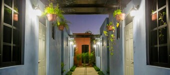 Hostal La Ermita - Hostel