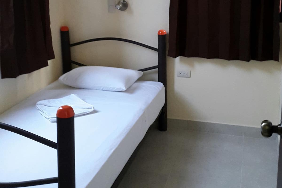 Chambre Standard, salle de bains commune | AccĂšs au Wi-Fi (inclus), literie fournie