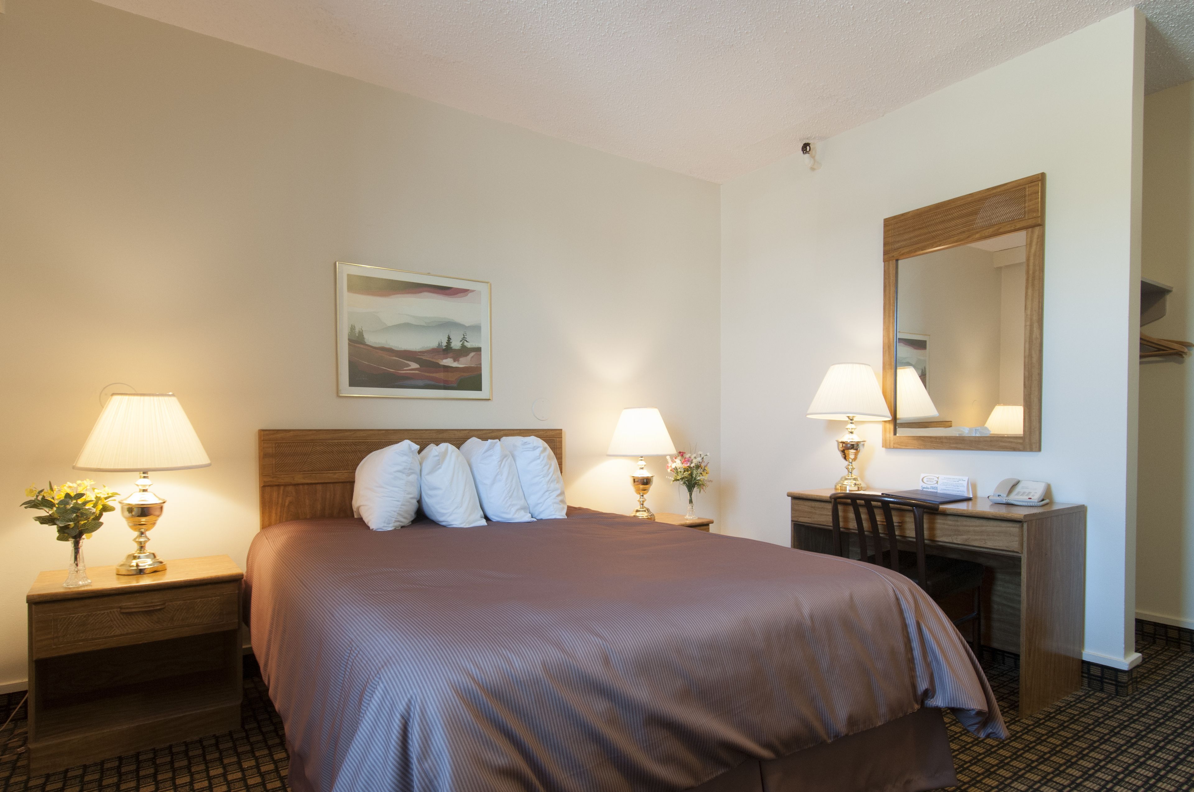 Economy Room, 1 Queen Bed