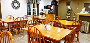 Free continental breakfast - Lodging on the Square (Berlin)