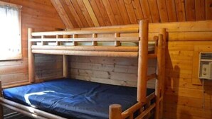 Camping Cabin (No Kitchen, No Bathroom) | 免費無線上網