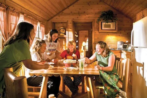 Deluxe Cabin, 1 Bedroom, Fireplace (Fully Equipped Kitchen) | Private kitchen - Branson KOA Campground (Branson)