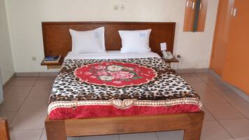 Standard Room | Desk, blackout drapes, free WiFi