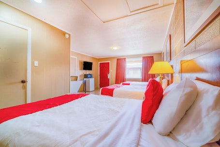 3 Full Bed | 1 bedroom, desk, iron/ironing board, free WiFi