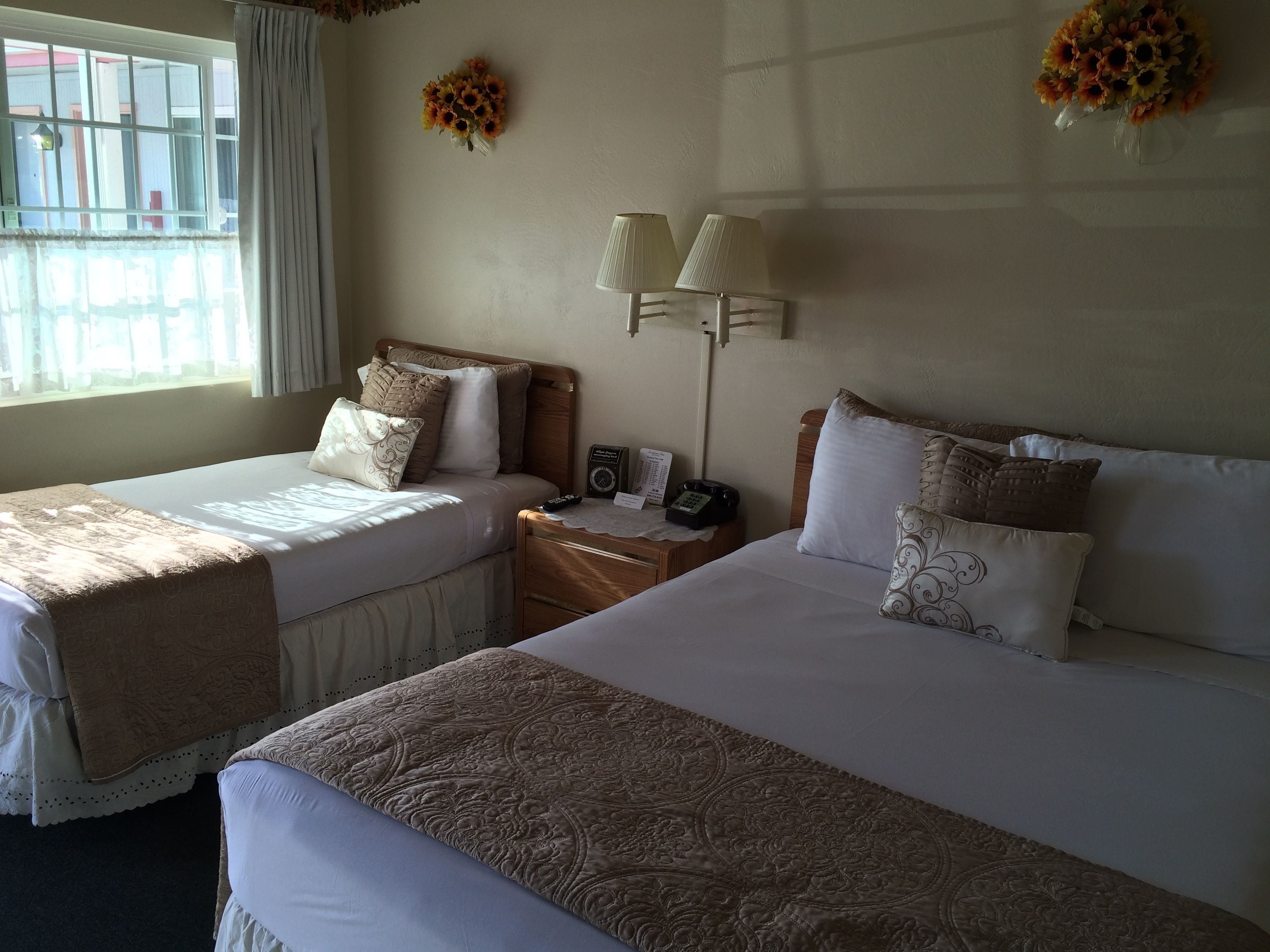 Rom – comfort, flere senger | Skrivebord, wi-fi (inkludert) og sengetøy