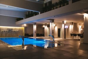 Outdoor pool - Garden Hotel Prishtina (Pristina)