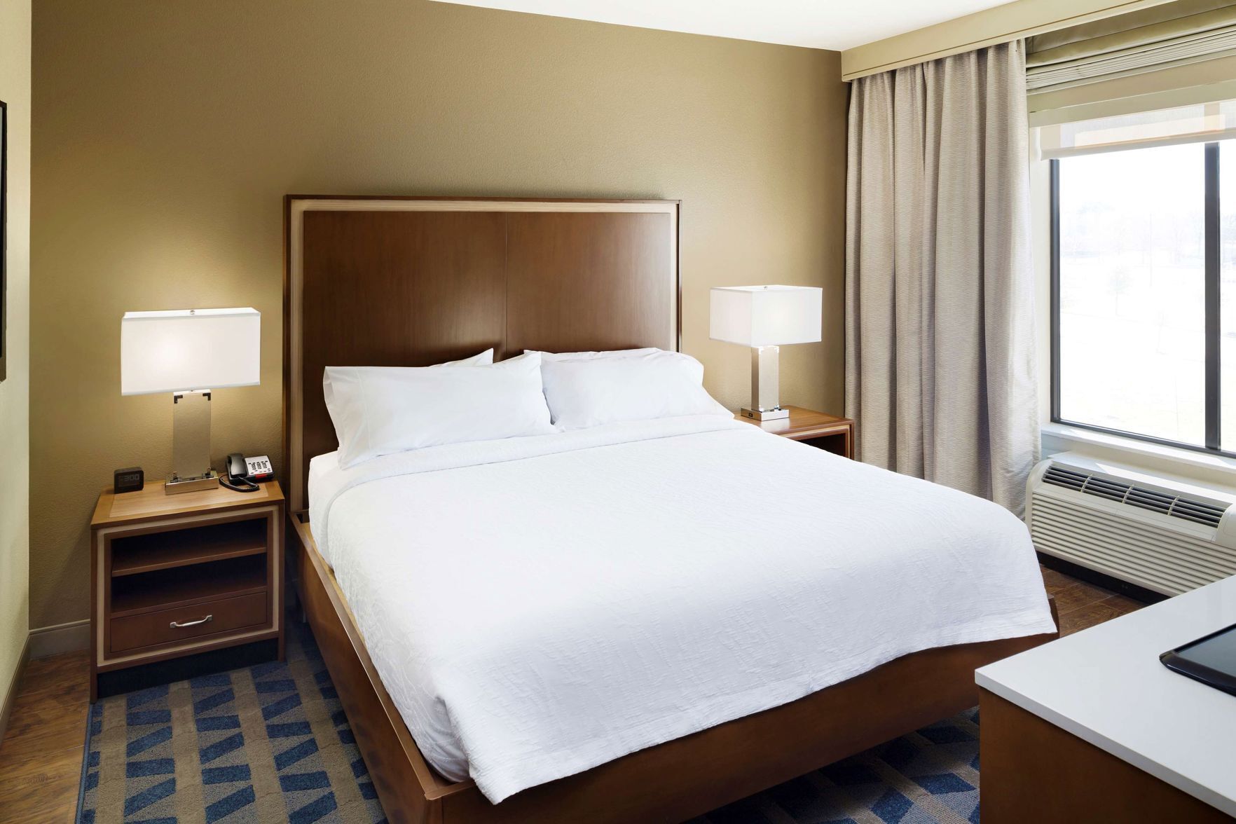 Hypo-allergenic bedding, pillowtop beds, in-room safe, desk