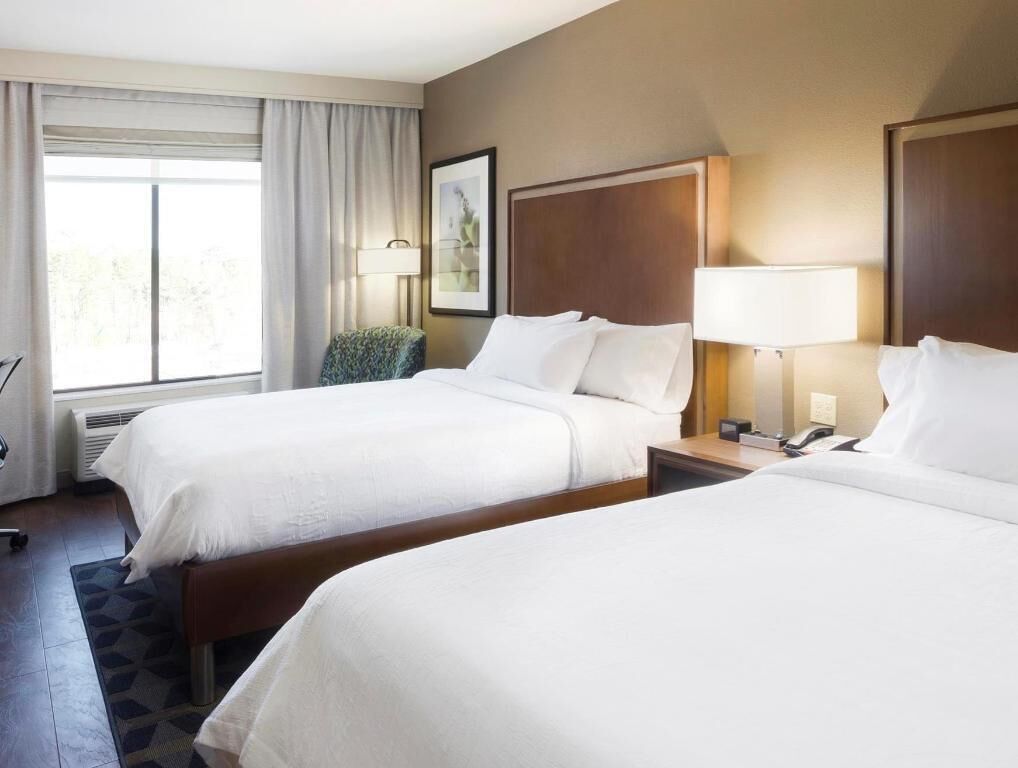 Hypo-allergenic bedding, pillowtop beds, in-room safe, desk