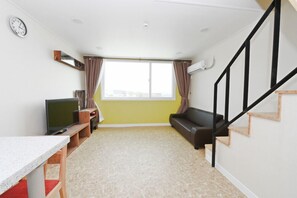 Room (Misil) | Living area