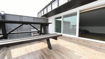 Værelse (Misil) | Balkon