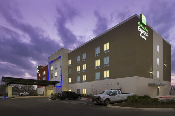 Exterior - Holiday Inn Express & Suites New Braunfels by IHG (New Braunfels)