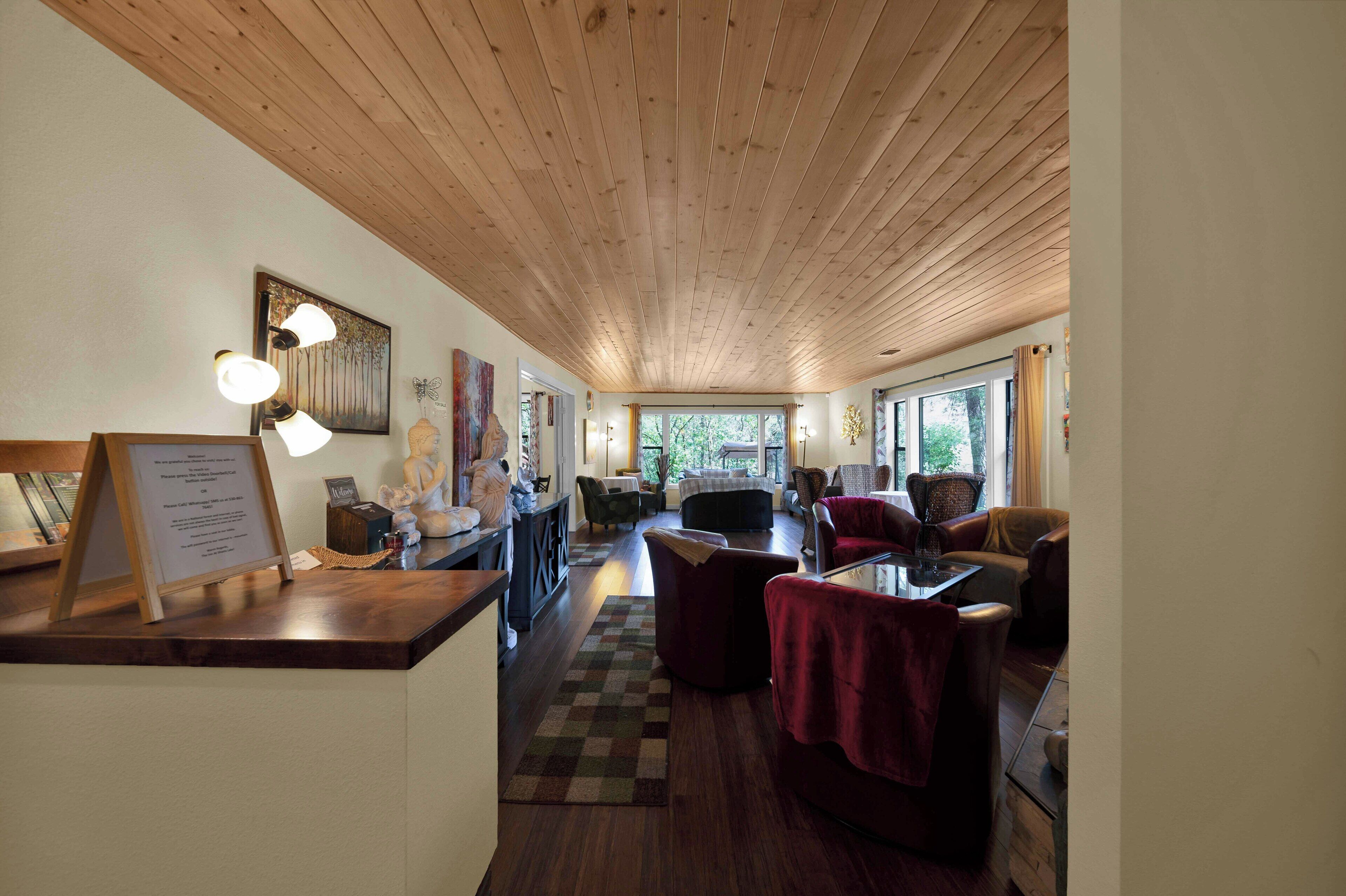 Coin salon dans le hall