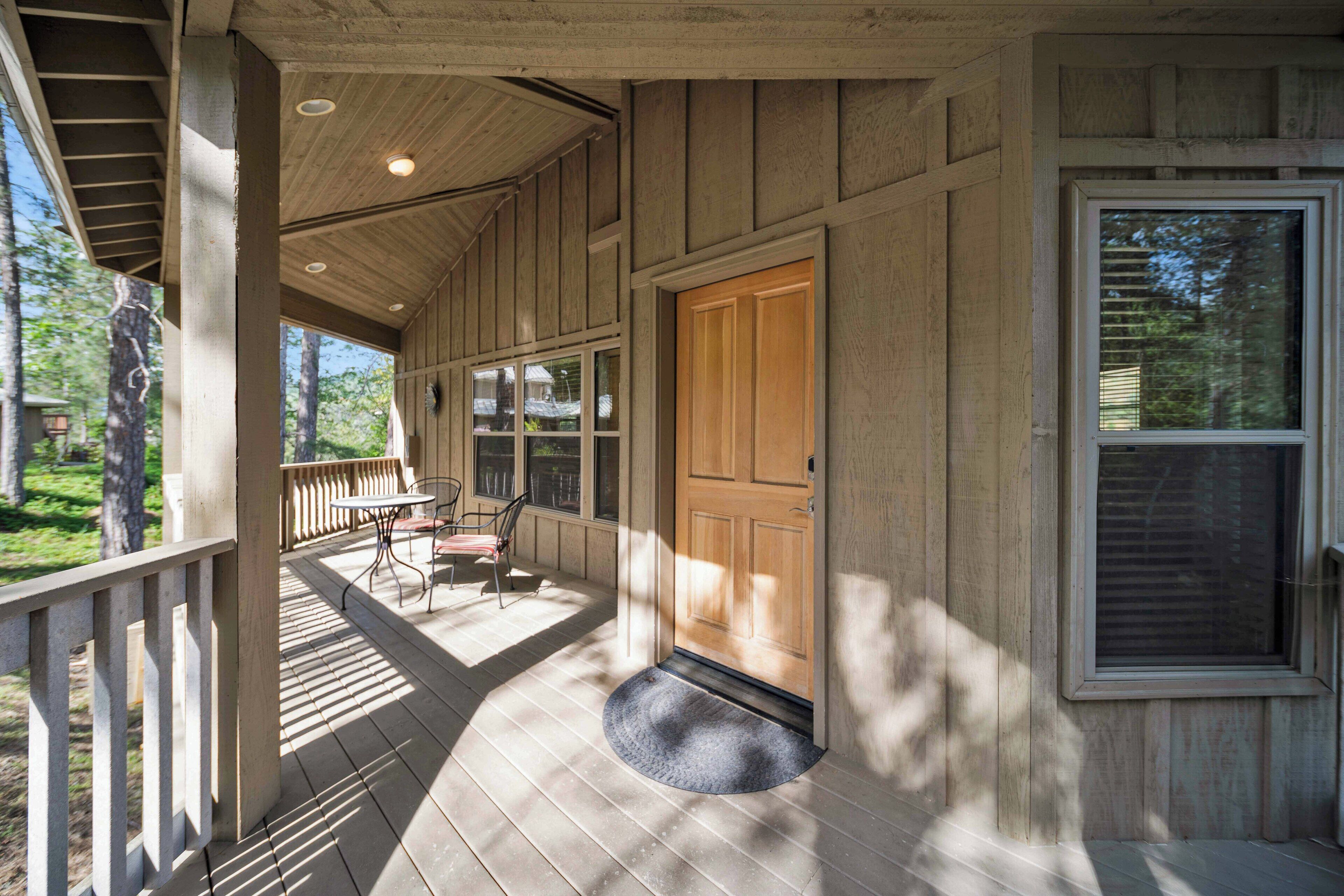 The Luxury Tree House, 1 King Bed, Jetted Tub (Pet Friendly) | Balcony