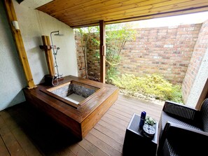 Olive | Terrace/patio