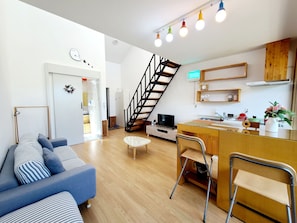 1 bedroom, premium bedding, blackout curtains, soundproofing