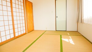 Family Apartment, Multiple Beds, Ocean View | Desk, rollaway beds (surcharge), WiFi (free) - Resort Mansion Sea Zone (Onna)