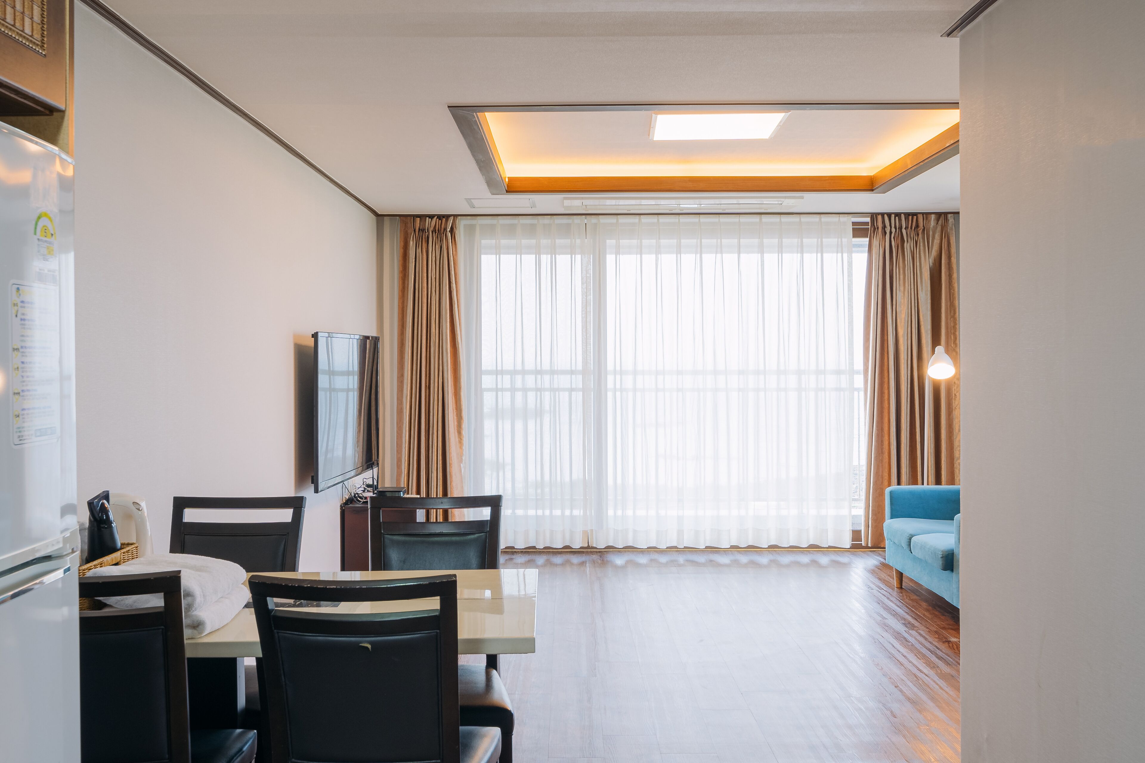 family suite | living area | led tv, heated floors