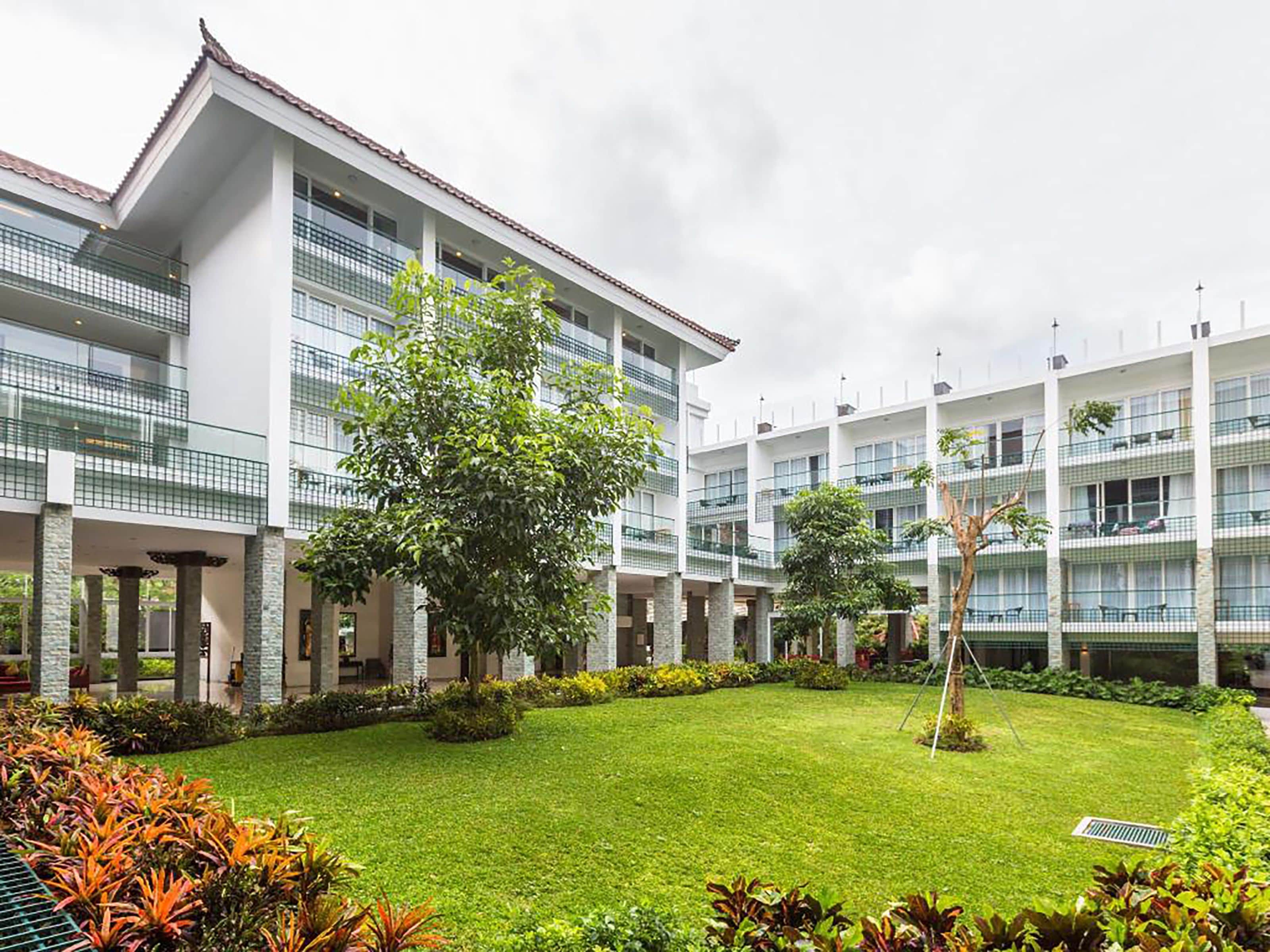 deluxe double or twin room, balcony, garden view | balcony