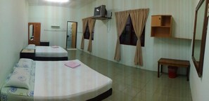 Iron/ironing board, free WiFi, bed sheets - Budget Beach Resort (Pangkor Island)