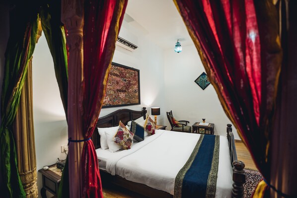 Habitación superior, 1 cama doble | Escritorio y wifi gratis