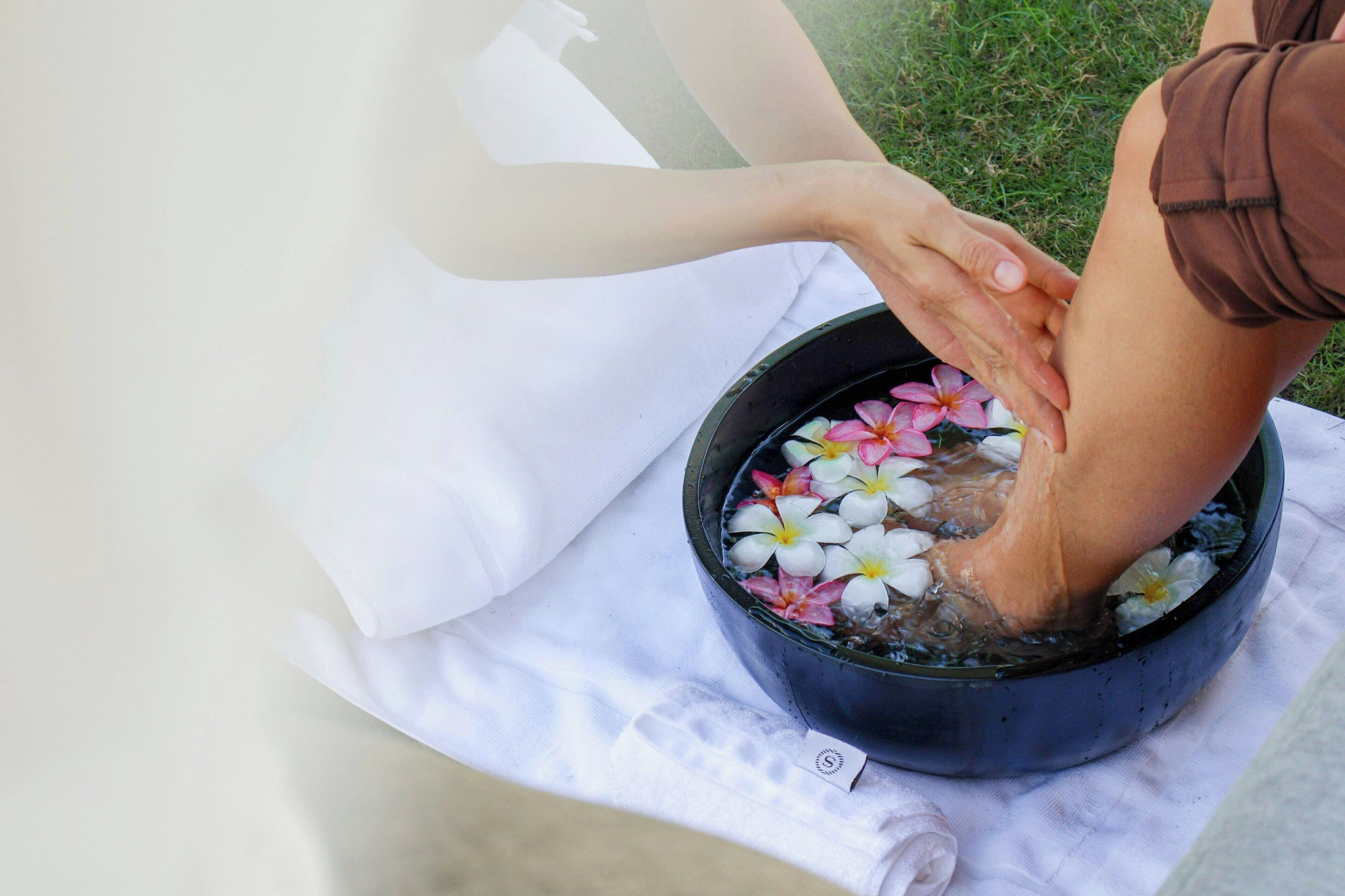 Sauna, hot tub, body treatments, aromatherapy, body wraps, body scrubs