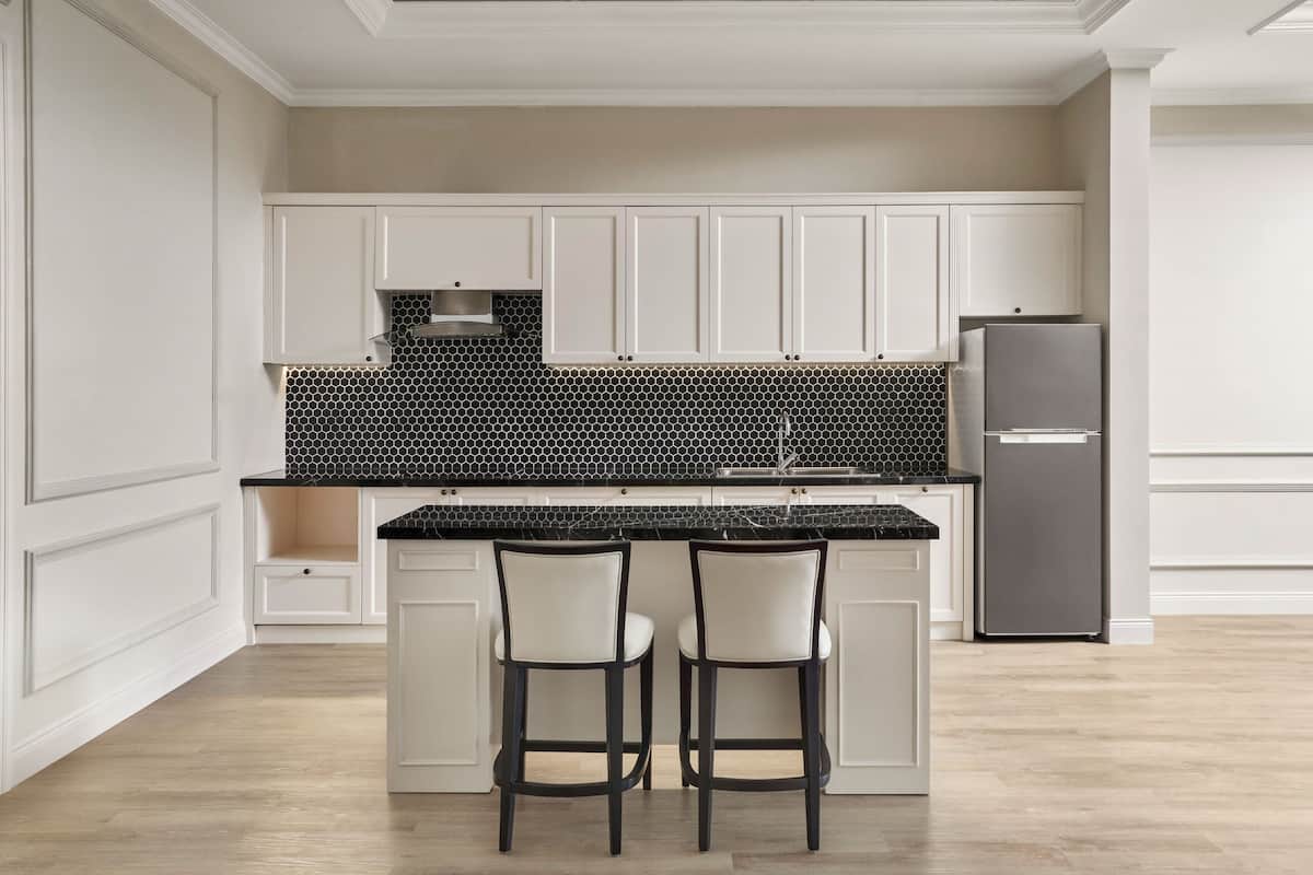 1 bedroom, in-room safe, desk, blackout curtains