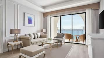 精選套房, 1 間臥室, 海景 | 客廳 | 45-吋 LCD 液晶電視、有線頻道、電視
