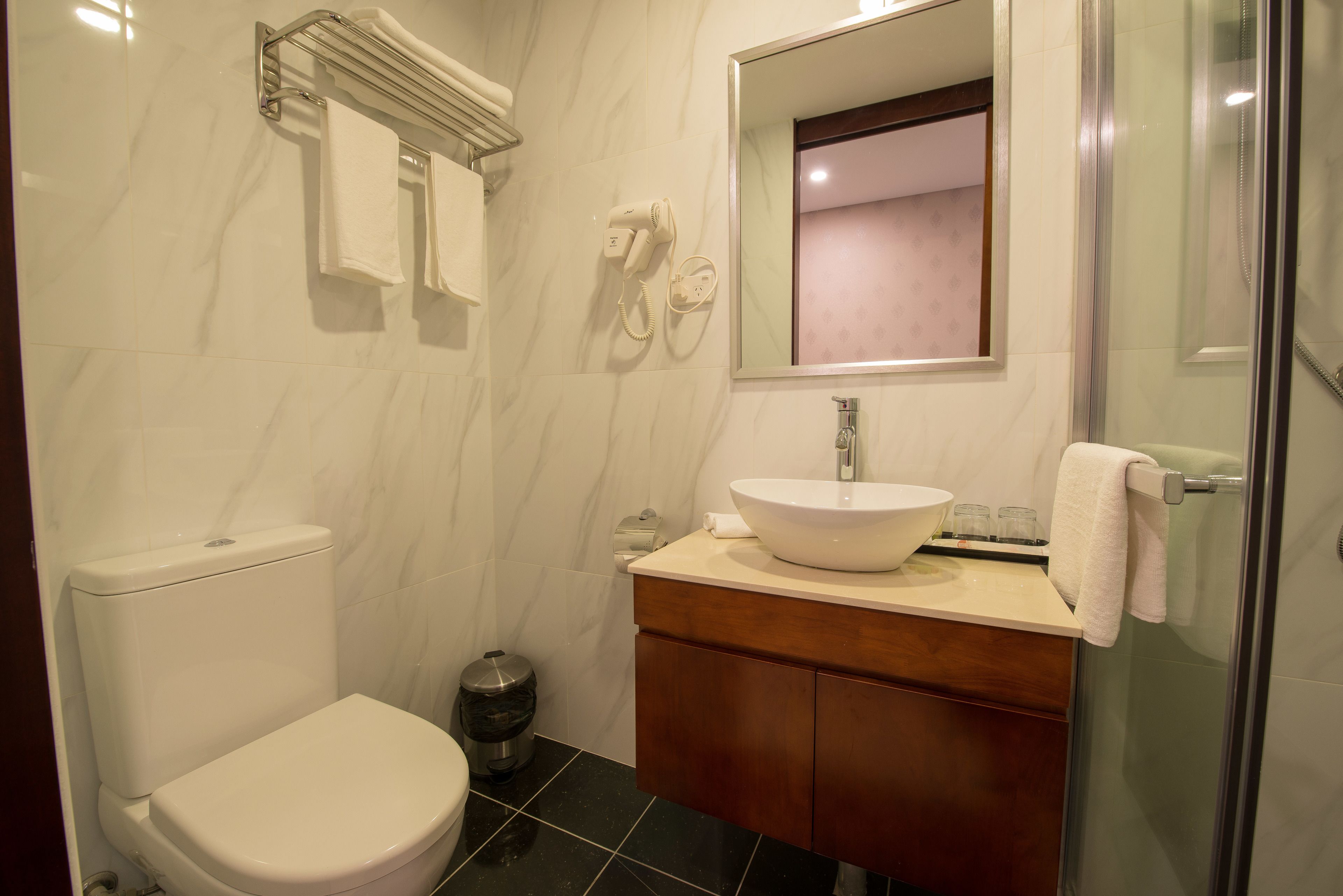 shower, free toiletries, hair dryer, slippers