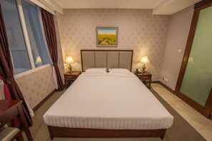In-room safe, desk, soundproofing, iron/ironing board