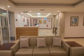 Lobby sitting area - Megaboom City Hotel (Sydney)