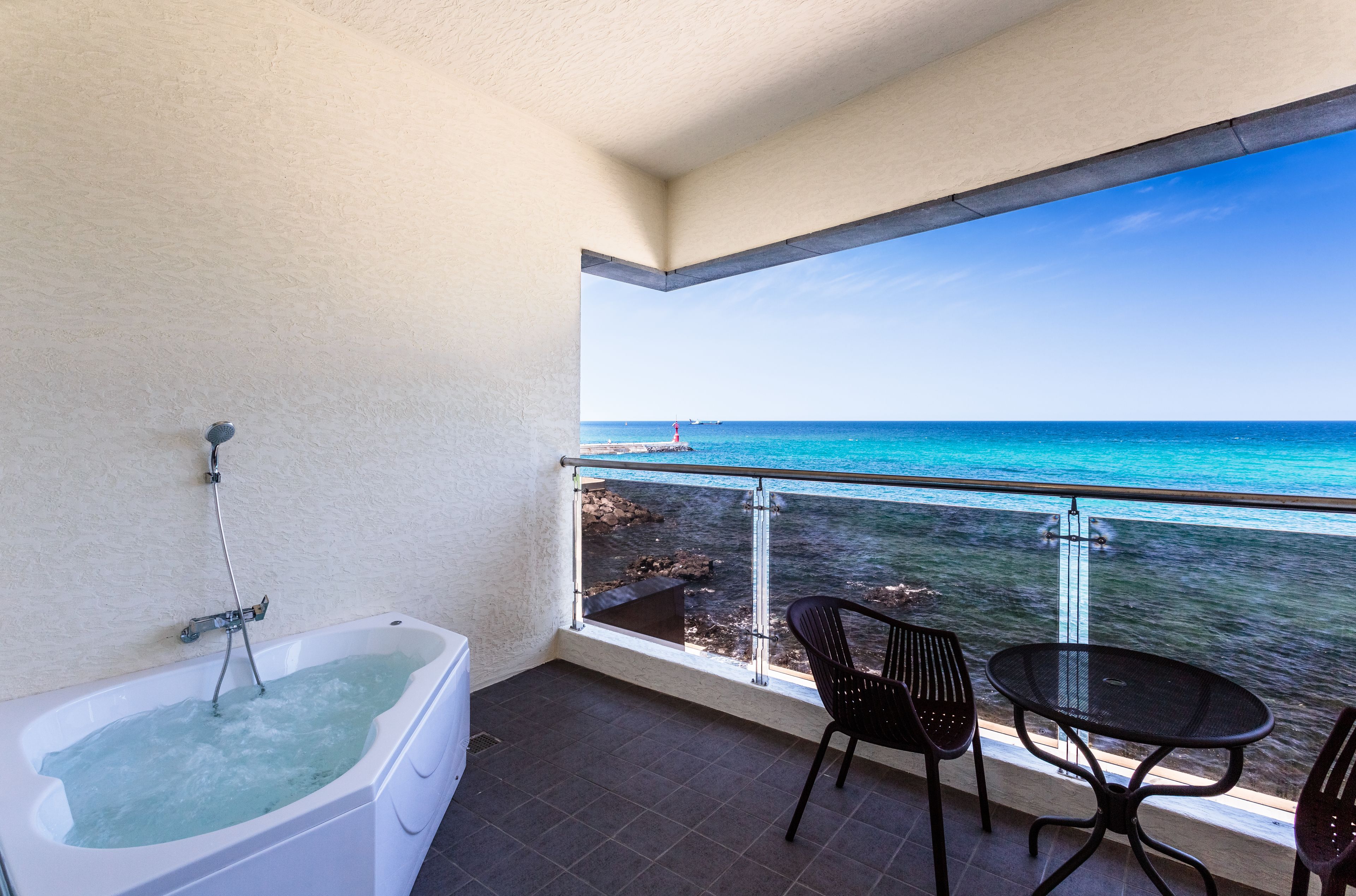 couple room or emerald room (random assign) | private spa tub