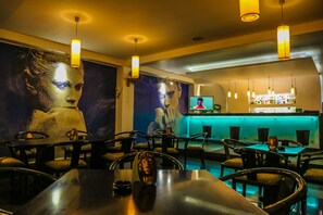 酒吧（店内）
