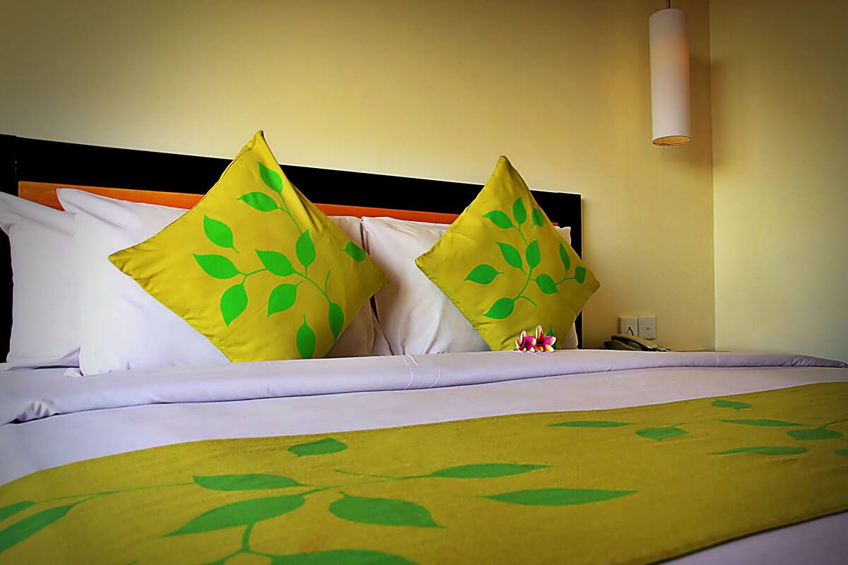 Premium bedding, in-room safe, individually decorated, blackout curtains