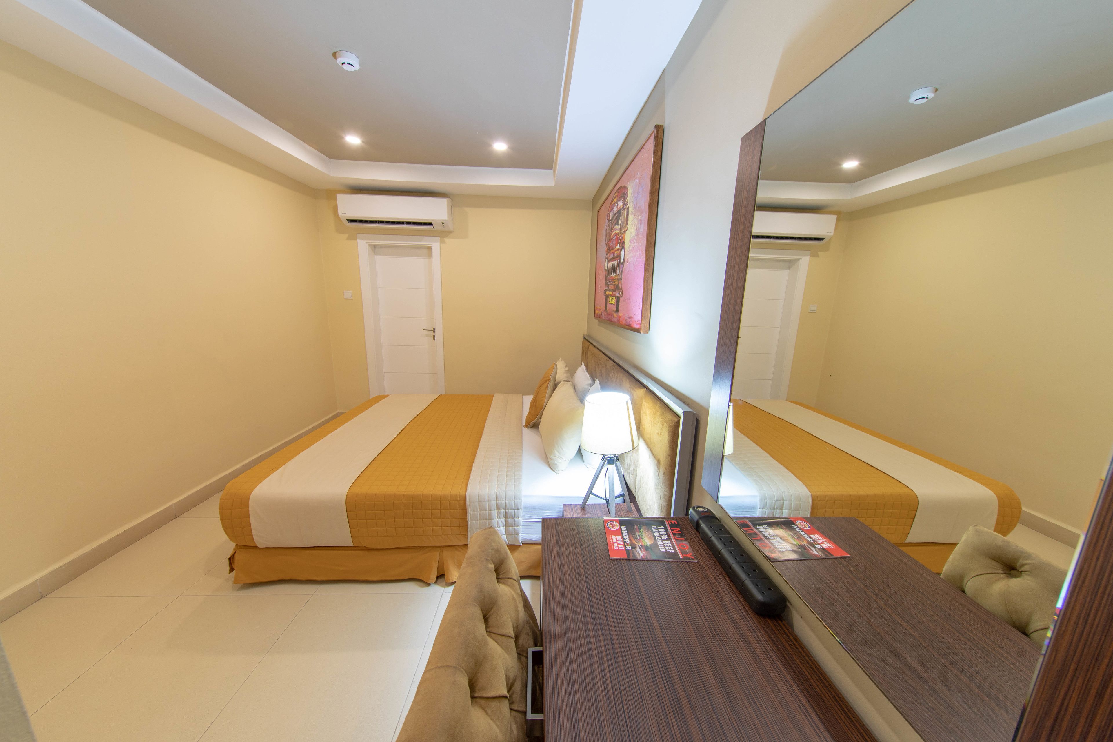 standard suite, 1 queen bed | view from room