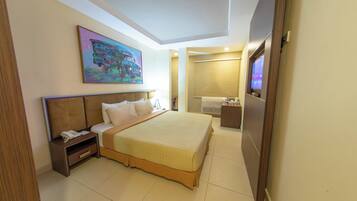1 bedroom, in-room safe, desk, laptop workspace