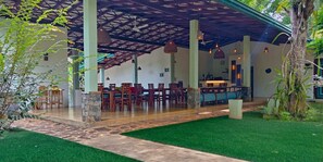 Meeting facility - Garcinia Leaf (Hikkaduwa)